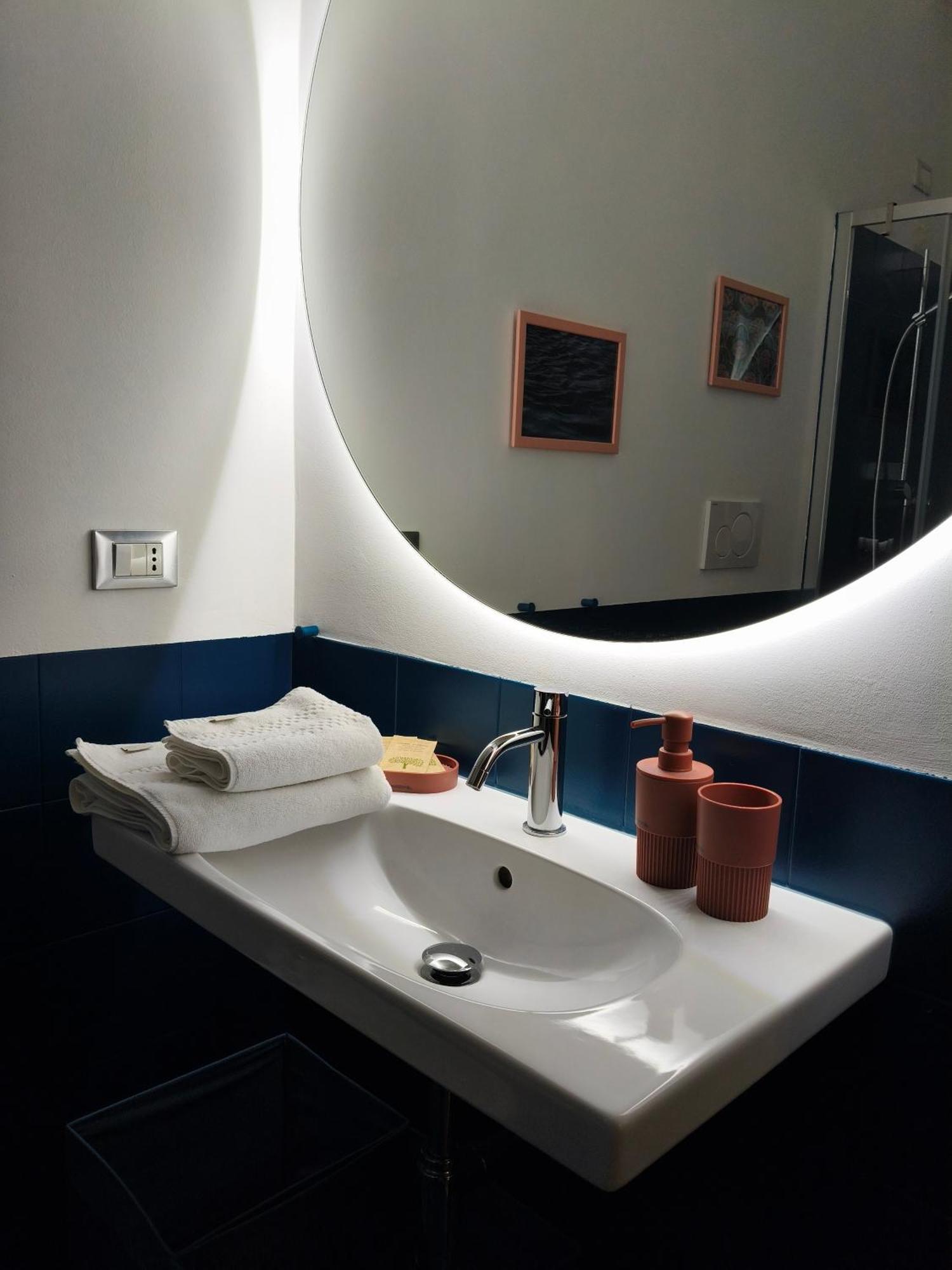 Fluere - Via Riva Reno Apartment Bologna Luaran gambar