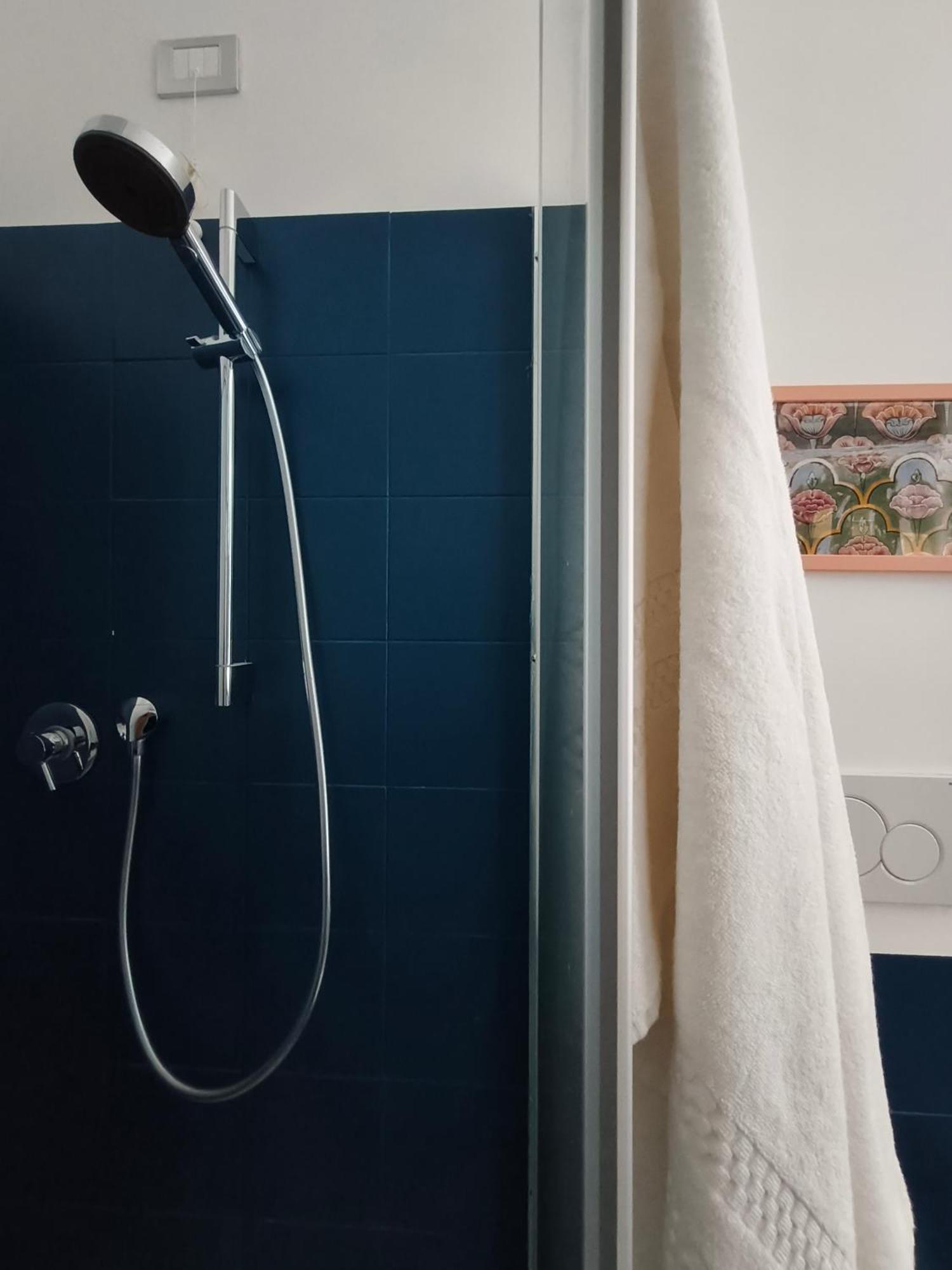 Fluere - Via Riva Reno Apartment Bologna Luaran gambar